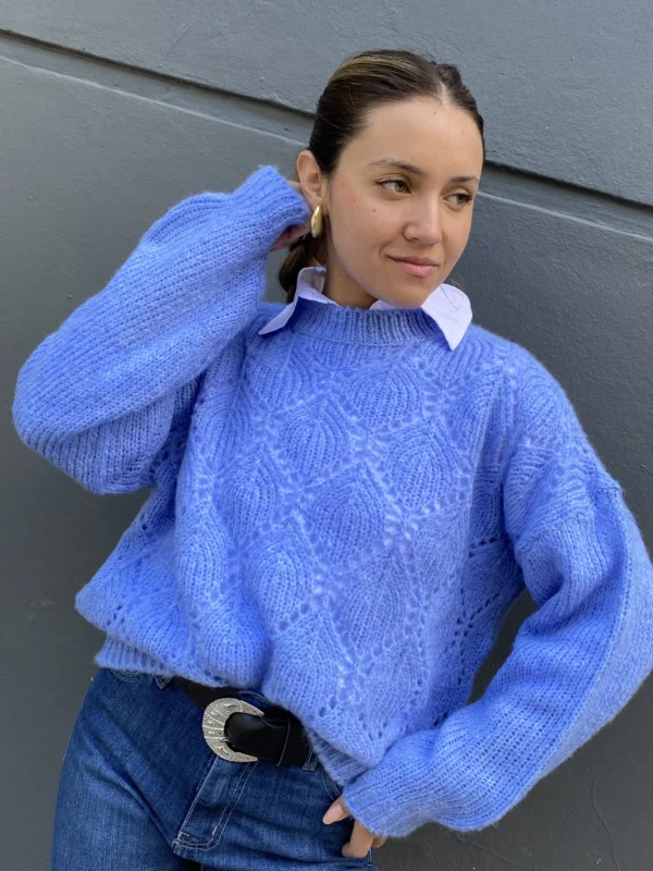 Sweater crop