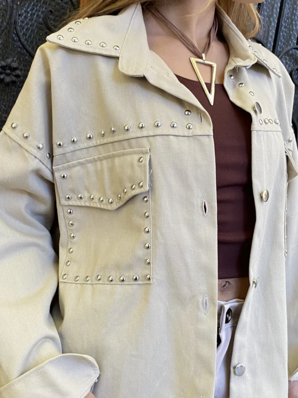 Campera tachas